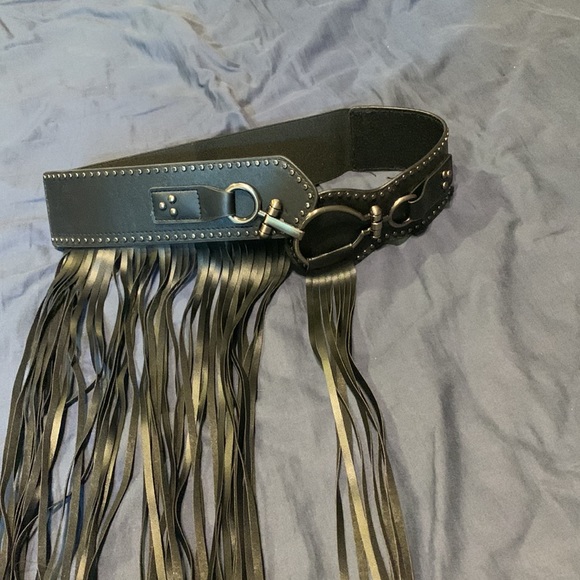 New black fringe stretch belt - Picture 3 of 4